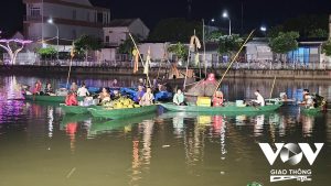 Tai Hien Hoat Canh Cho Noi Nga Bay Noi Bat Nguon Chuyen Tinh Anh Ban Chieu 0835