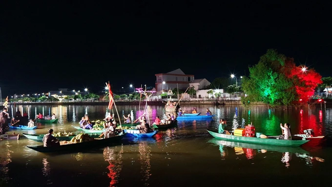 tao diem nhan du lich noi hoi tu bay dong song